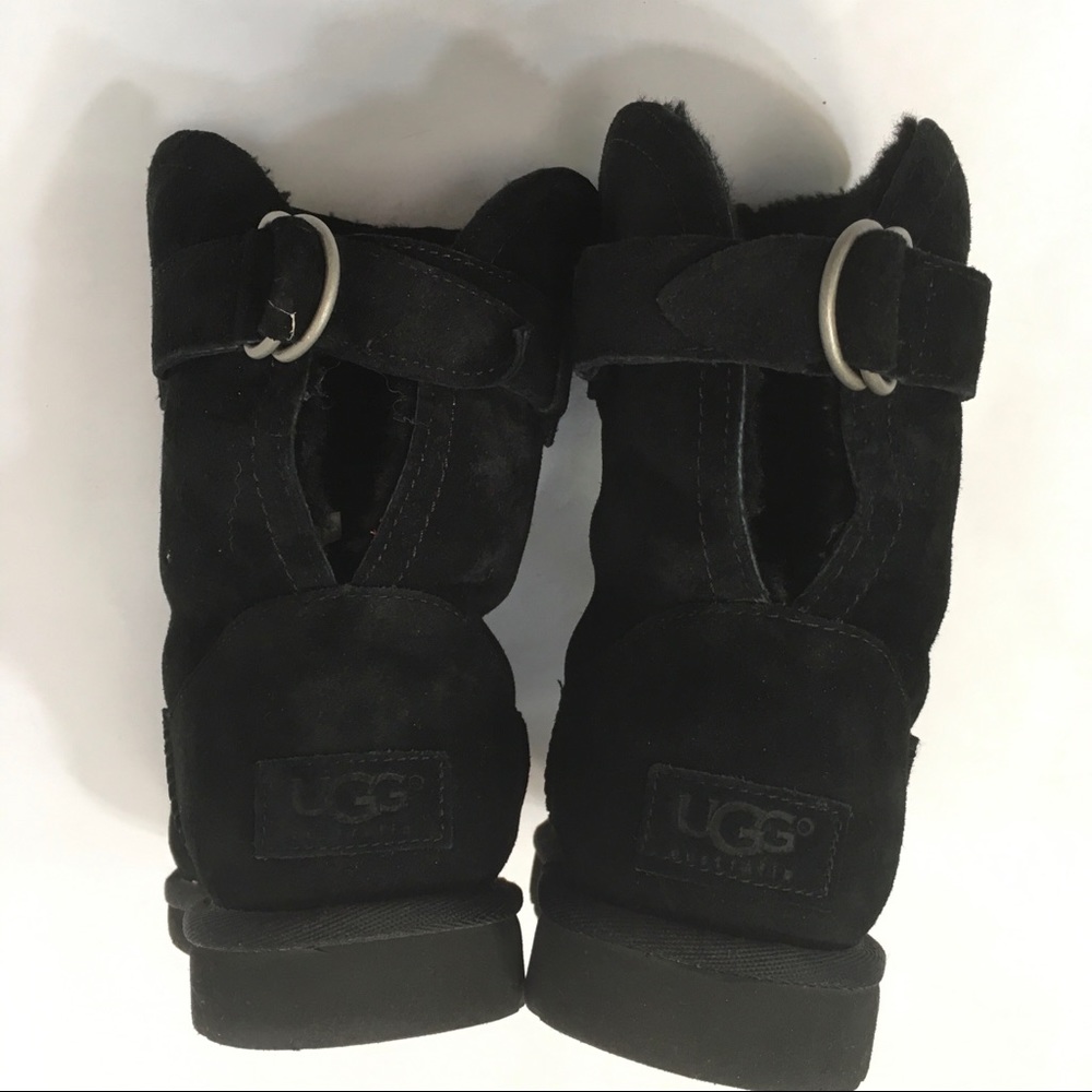UGG REMORA BLACK SHORT BUCKLE FUZZY FLUFFY FURRY SOFT SLIP ON LUG SOLE BOOTS - Picture 7 of 8